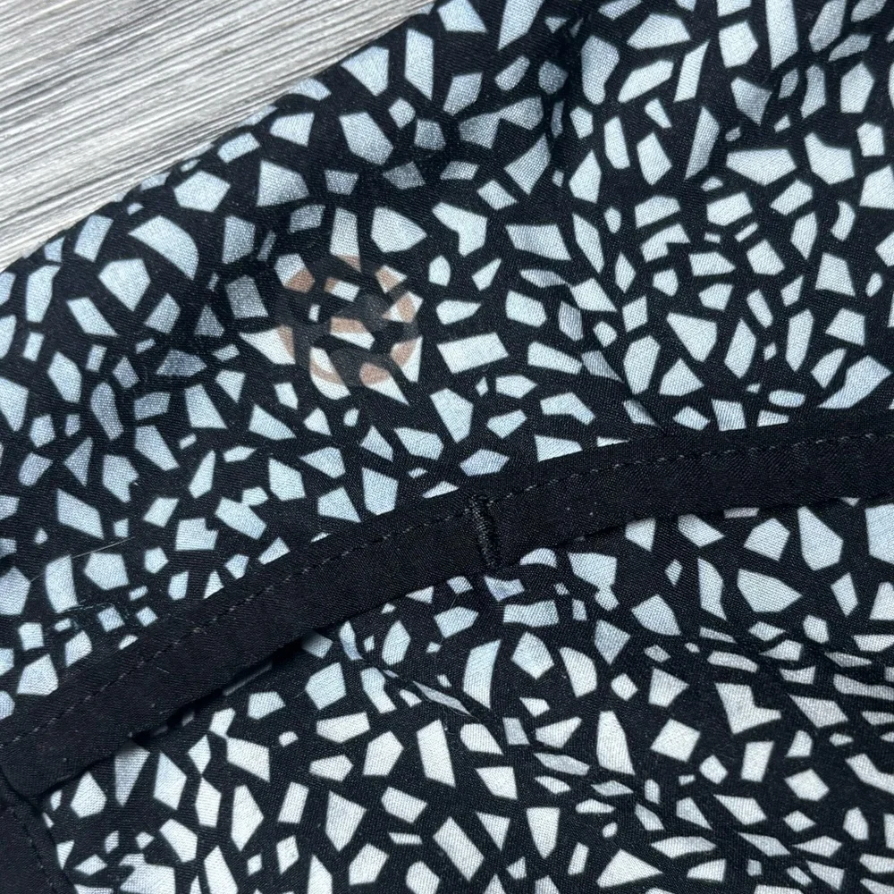 LULULEMON Run Times Shorts 4" Miss Mosaic Black / Black size 6 - Picture 3 of 3